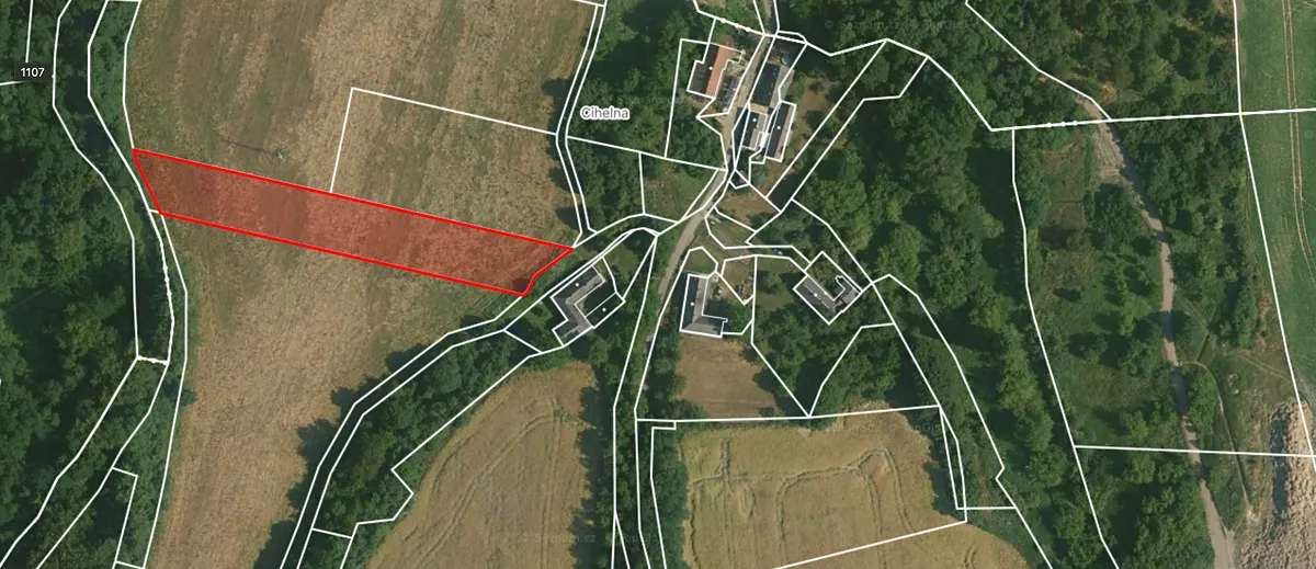 Prodej pole 1900 m²